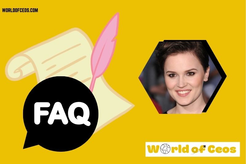 FAQs About Veronica Roth